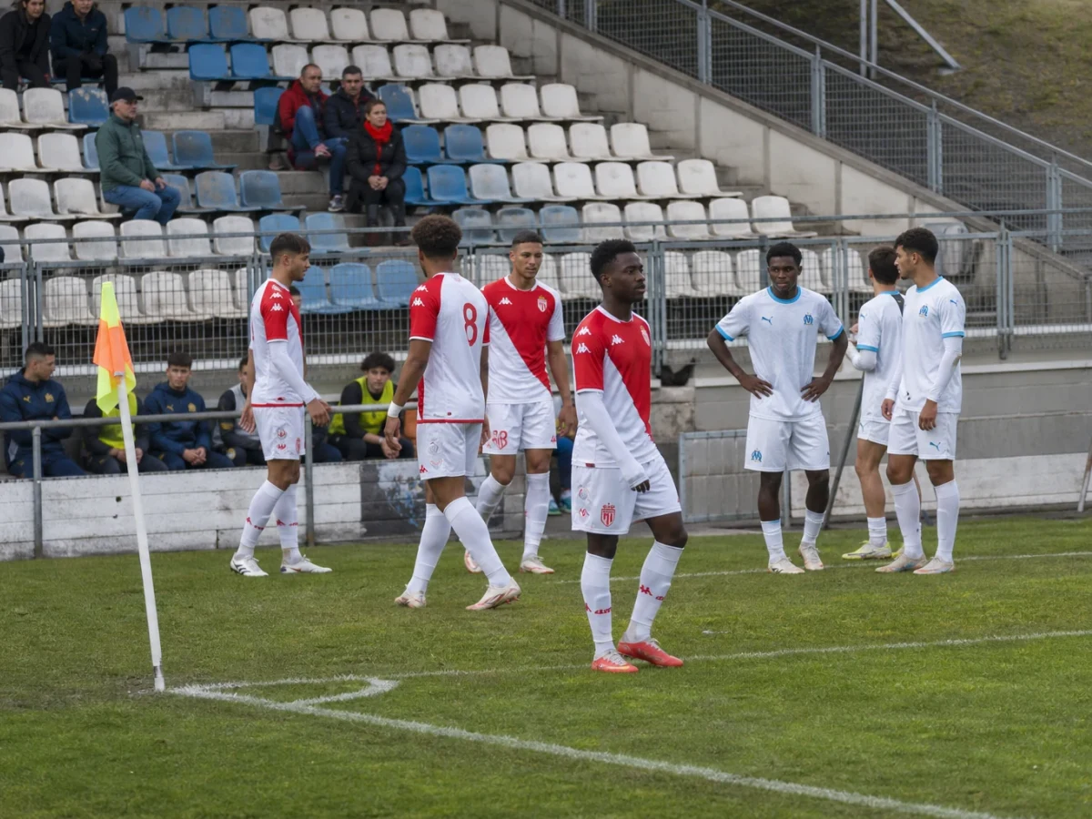 Marseille skal forsvare tabelltoppen borte mot Monaco