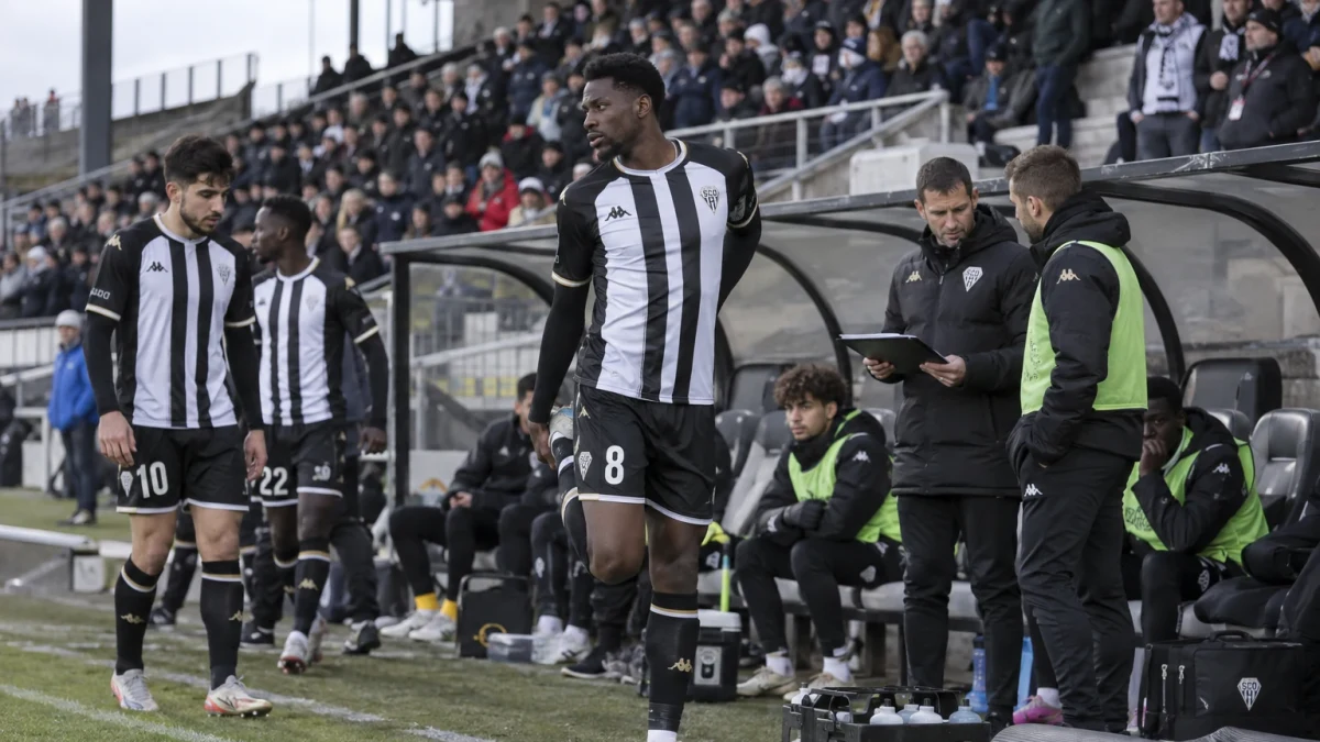Angers slo Troyes 2-0 og tok første hjemmeseier
