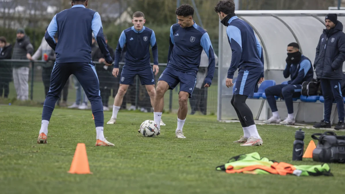 Camara blir i Paris FC etter landslagsuttak